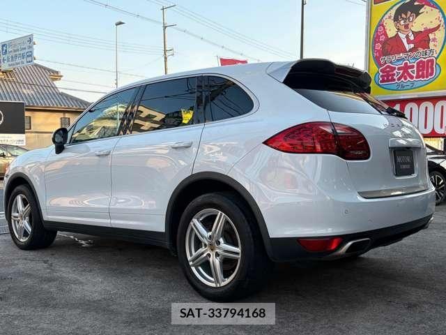 Porsche CAYENNE 2014-07 8368108-16