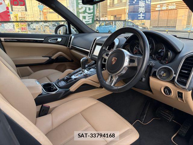 Porsche CAYENNE 2014-07 8368108-19