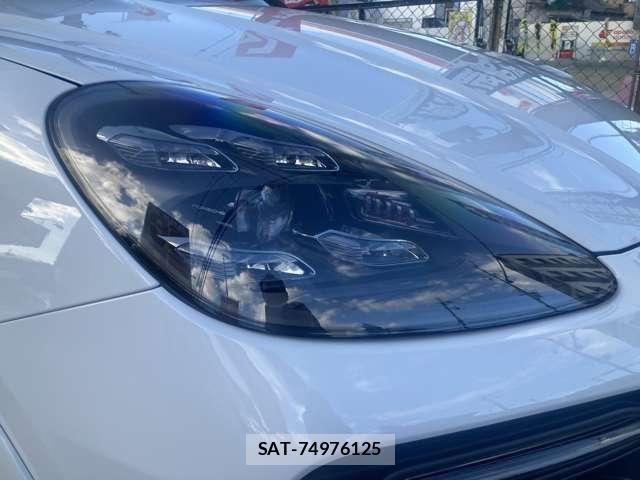 Porsche CAYENNE 2018-10 8368106-11
