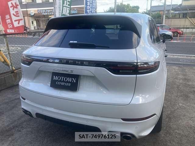Porsche CAYENNE 2018-10 8368106-16
