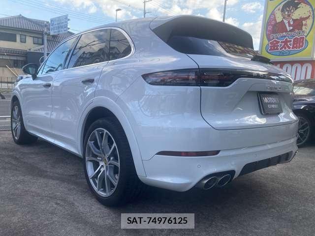 Porsche CAYENNE 2018-10 8368106-17