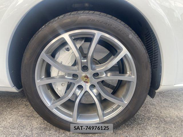 Porsche CAYENNE 2018-10 8368106-23
