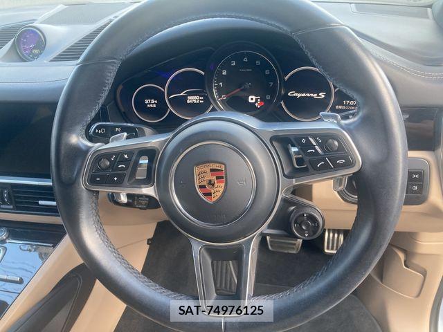 Porsche CAYENNE 2018-10 8368106-27