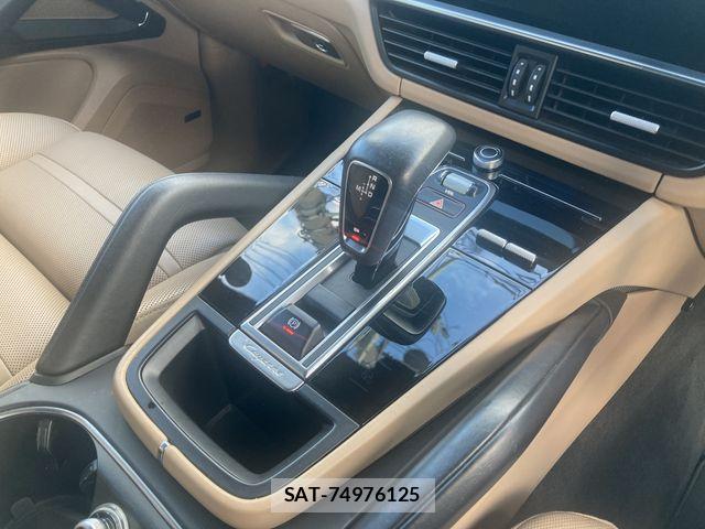 Porsche CAYENNE 2018-10 8368106-28