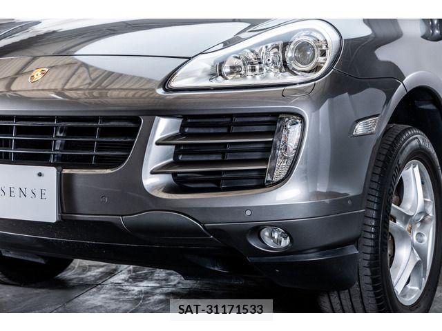 Porsche CAYENNE 2007-05 8372047-10