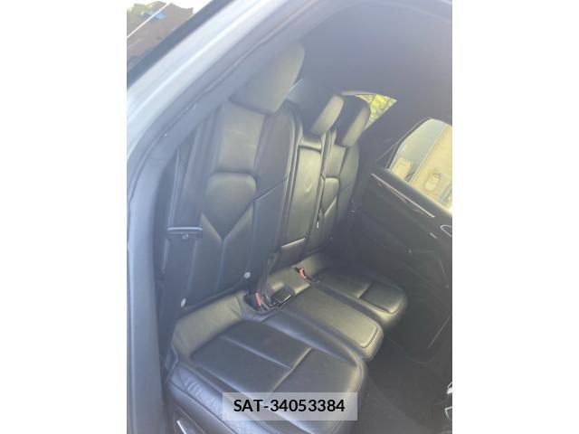 Porsche CAYENNE 2012-11 8414376-10