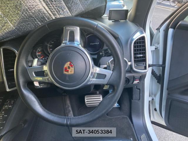 Porsche CAYENNE 2012-11 8414376-13