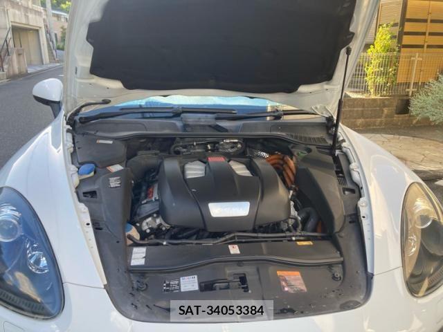 Porsche CAYENNE 2012-11 8414376-14