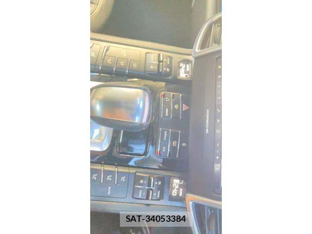 Porsche CAYENNE 2012-11 8414376-27