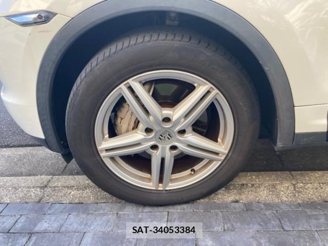 Porsche CAYENNE 2012-11 8414376-7