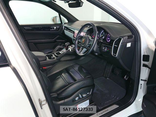 Porsche CAYENNE 2021-10 8414374-9