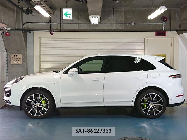 Porsche CAYENNE 2021-10 8414374-4
