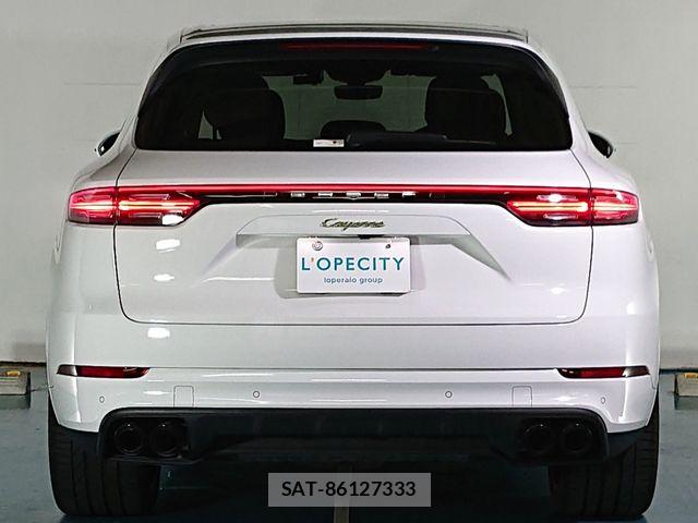 Porsche CAYENNE 2021-10 8414374-5