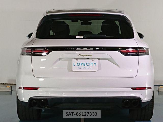 Porsche CAYENNE 2021-10 8414374-6
