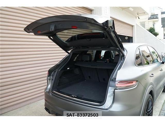 Porsche CAYENNE 2022-03 8526580-13