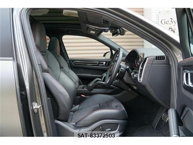 Porsche CAYENNE 2022-03 8526580-16