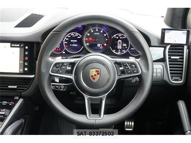 Porsche CAYENNE 2022-03 8526580-18