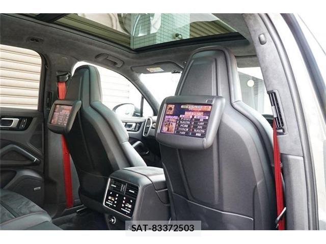 Porsche CAYENNE 2022-03 8526580-25