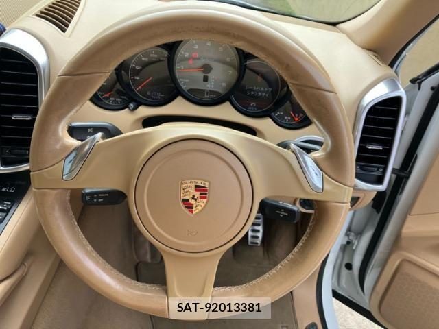 Porsche CAYENNE 2013-11 8563176-10