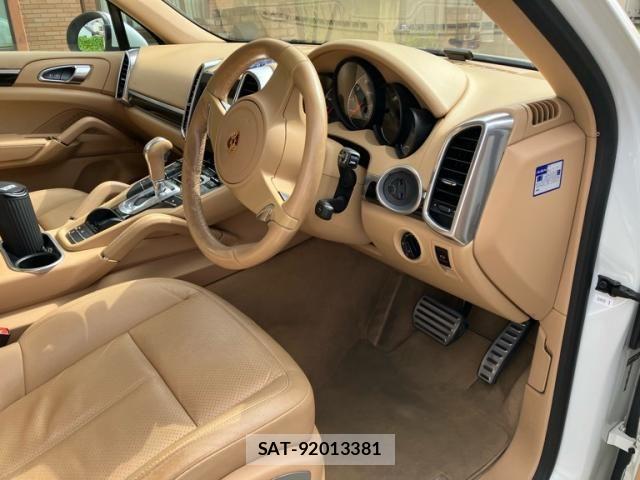 Porsche CAYENNE 2013-11 8563176-17