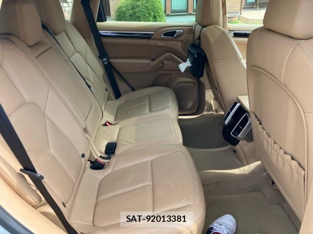 Porsche CAYENNE 2013-11 8563176-20