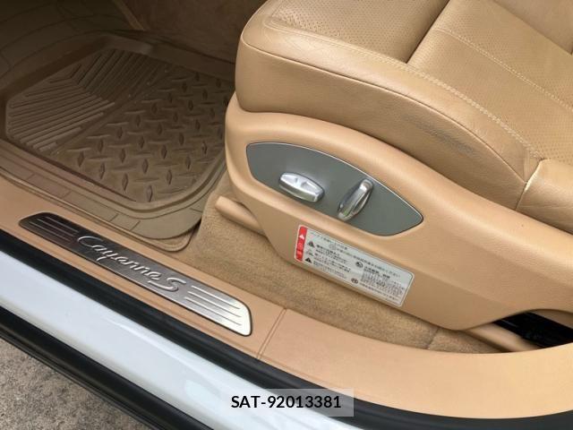 Porsche CAYENNE 2013-11 8563176-21