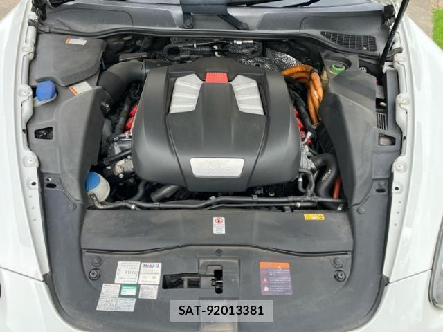 Porsche CAYENNE 2013-11 8563176-25