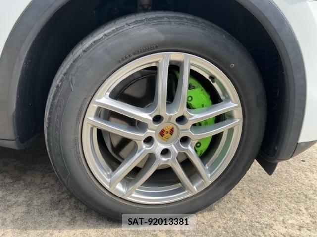 Porsche CAYENNE 2013-11 8563176-6