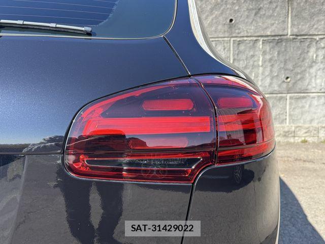 Porsche CAYENNE 2015-12 8563179-15