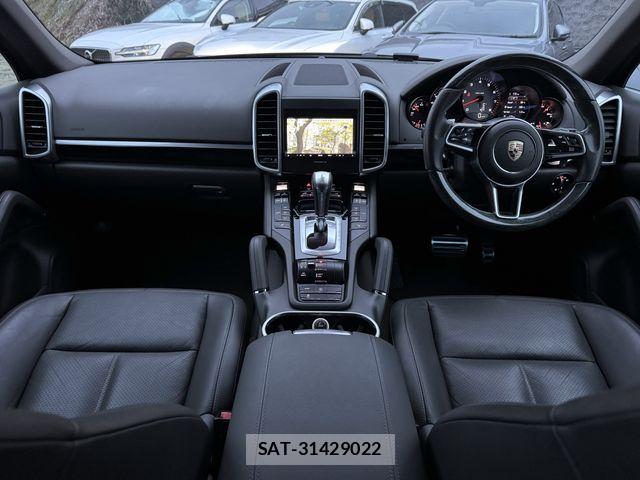 Porsche CAYENNE 2015-12 8563179-19