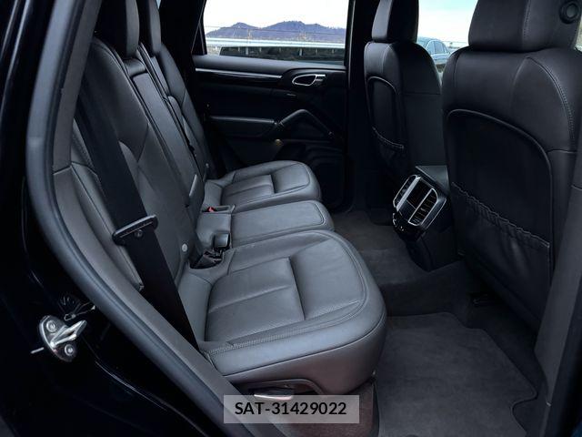 Porsche CAYENNE 2015-12 8563179-20