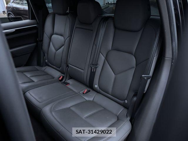 Porsche CAYENNE 2015-12 8563179-21