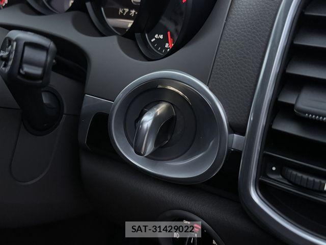Porsche CAYENNE 2015-12 8563179-23