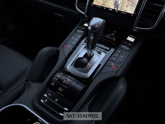 Porsche CAYENNE 2015-12 8563179-24
