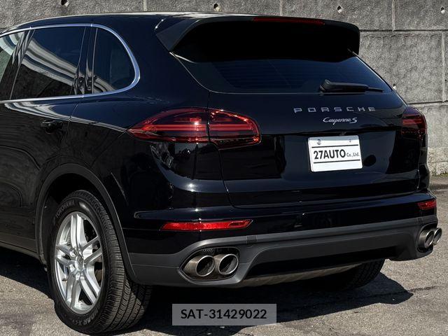 Porsche CAYENNE 2015-12 8563179-8
