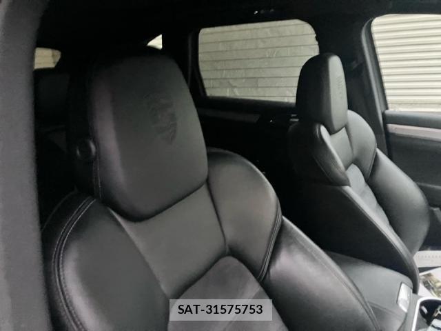 Porsche CAYENNE 2018-03 8660968-15