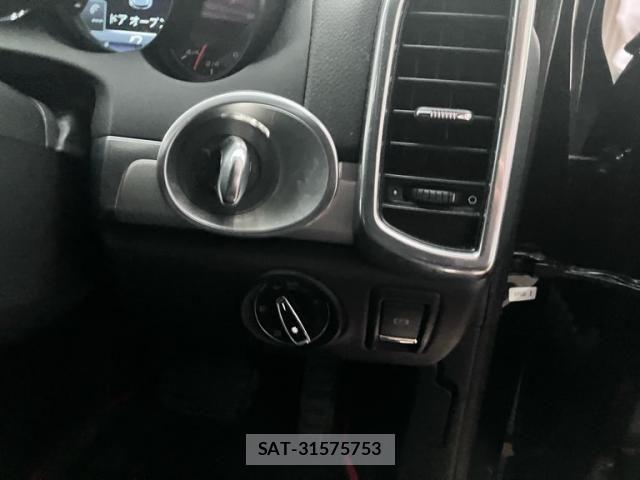 Porsche CAYENNE 2018-03 8660968-17