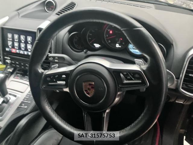 Porsche CAYENNE 2018-03 8660968-18