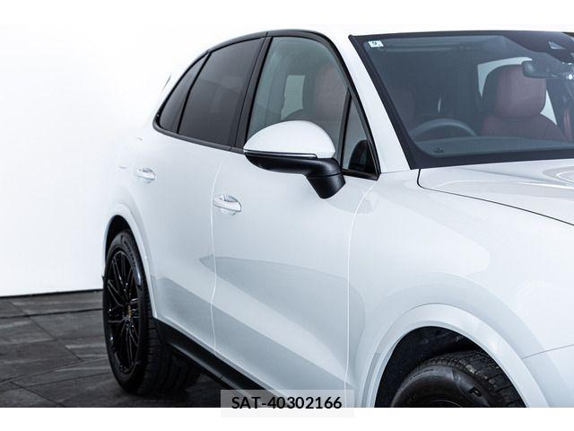 Porsche CAYENNE 2024-09 8666732-15