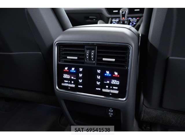 Porsche CAYENNE 2019-10 8686283-9