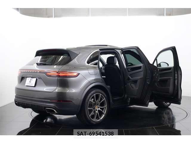 Porsche CAYENNE 2019-10 8686283-14