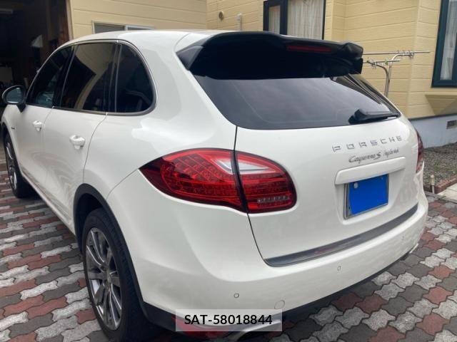 Porsche CAYENNE 2011-09 8745210-6