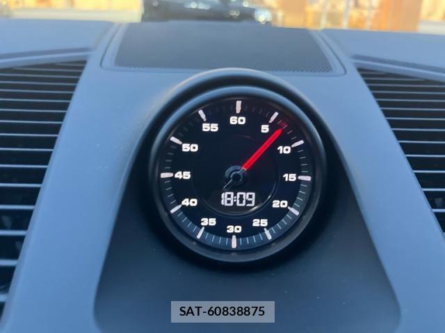 Porsche CAYENNE 2020-06 8781617-24