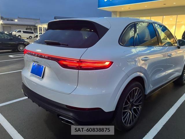 Porsche CAYENNE 2020-06 8781617-2
