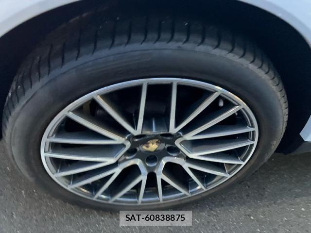 Porsche CAYENNE 2020-06 8781617-8