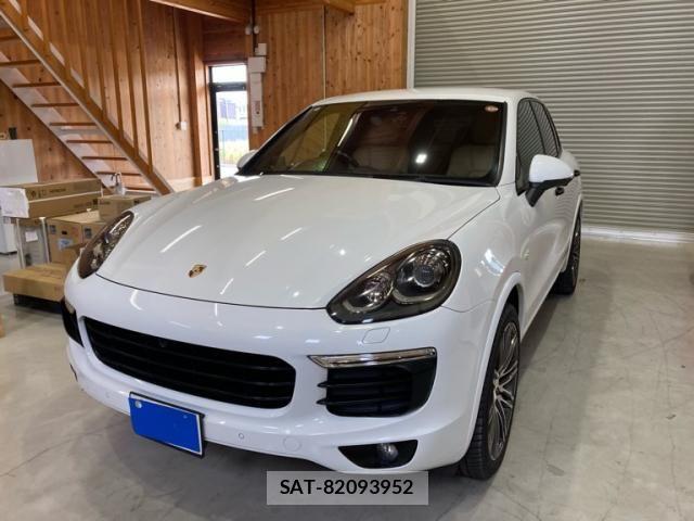 Porsche CAYENNE 2016-03 8831077-1