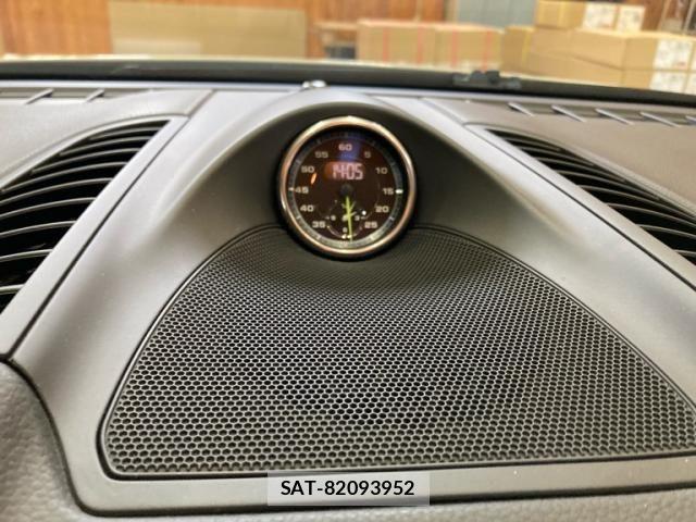 Porsche CAYENNE 2016-03 8831077-21