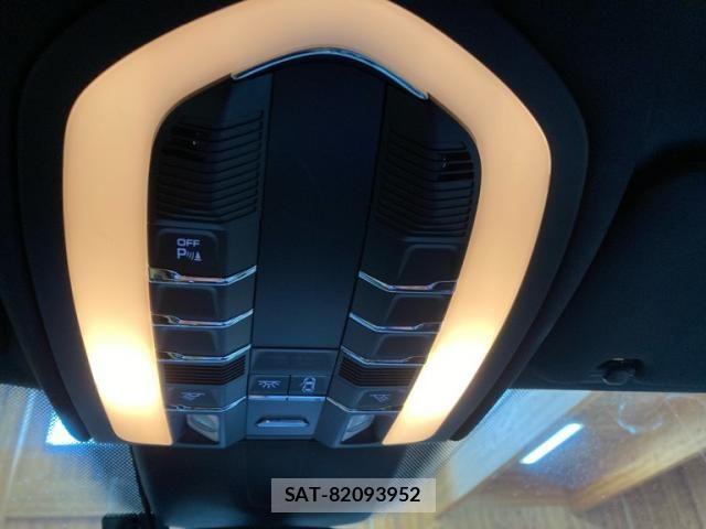 Porsche CAYENNE 2016-03 8831077-22