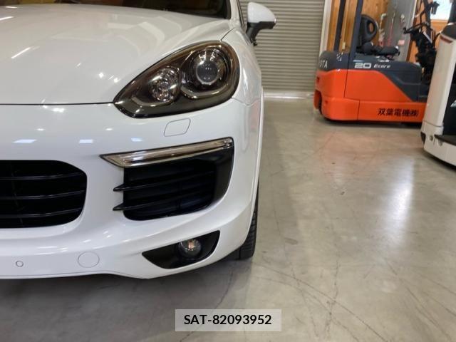 Porsche CAYENNE 2016-03 8831077-2