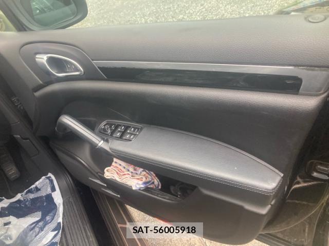Porsche CAYENNE 2012-09 8881557-14